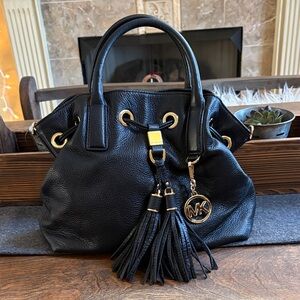 Like new - Michael Kors Camden Pebbled Leather Tote